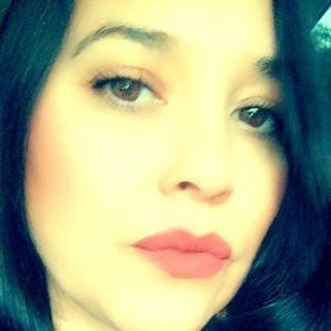 Meet your Posher, Desiree